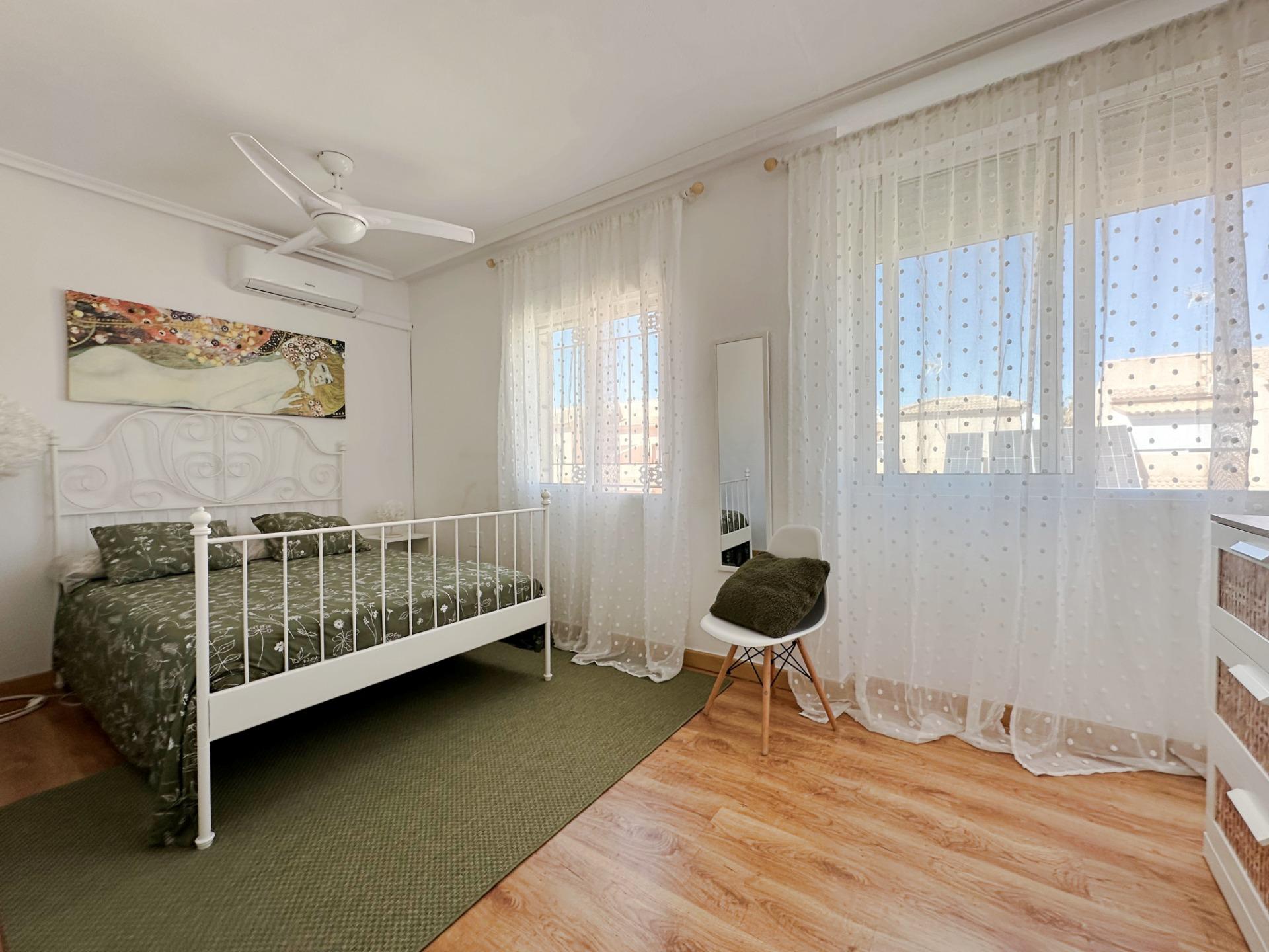 For sale - 3 Bedroom 3 Bathroom Semi Detached in Orihuela Costa - La Zenia  - Alicante