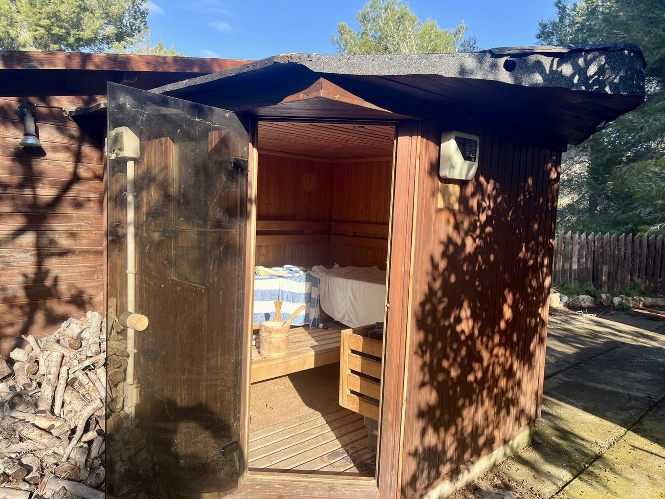 For sale - 3 Bedroom 2 Bathroom Finca in Gea Y Truyols - Sierra de Columbares Natural Park  - Murcia