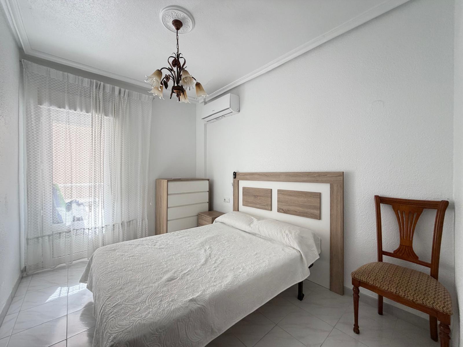 For sale - 3 Bedroom 1 Bathroom Apartment in Torrevieja - Estacion De Autobuses  - Alicante