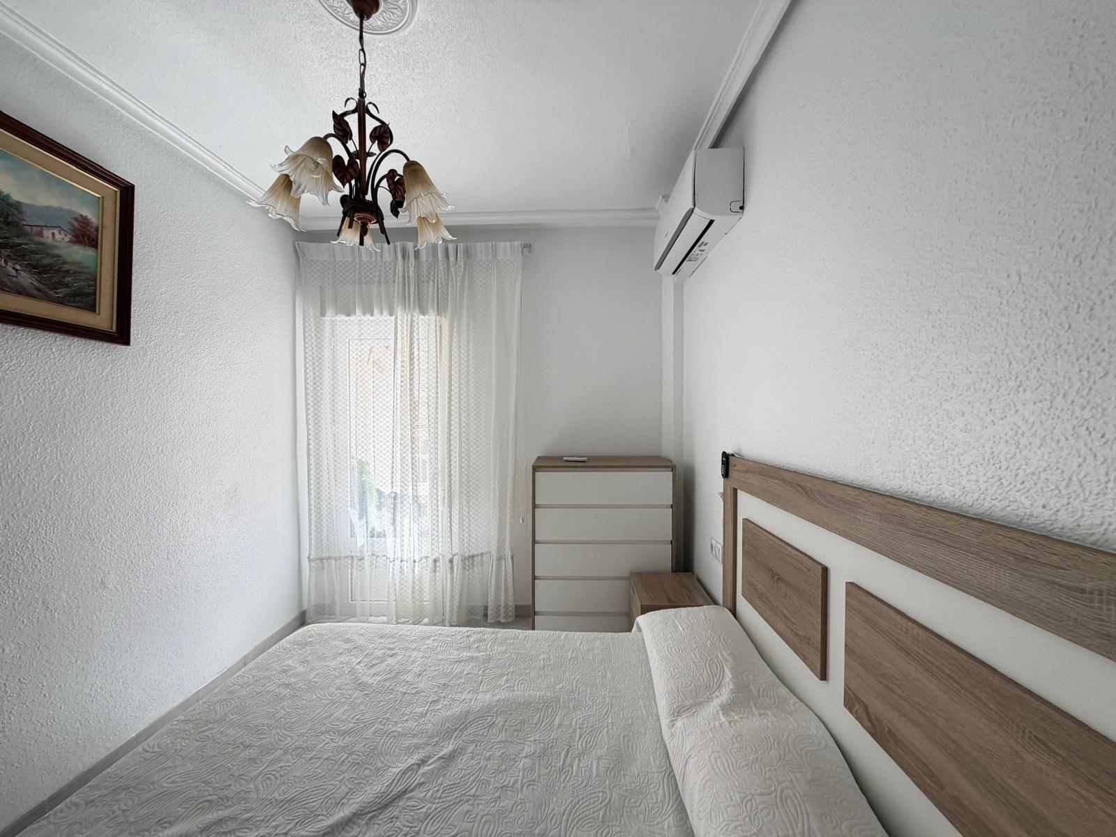 For sale - 3 Bedroom 1 Bathroom Apartment in Torrevieja - Estacion De Autobuses  - Alicante