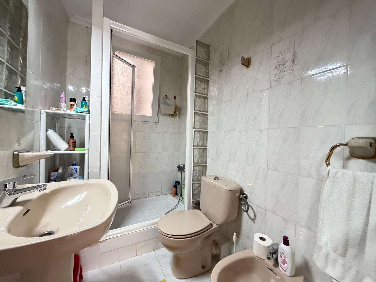 For sale - 3 Bedroom 1 Bathroom Apartment in Torrevieja - Estacion De Autobuses  - Alicante