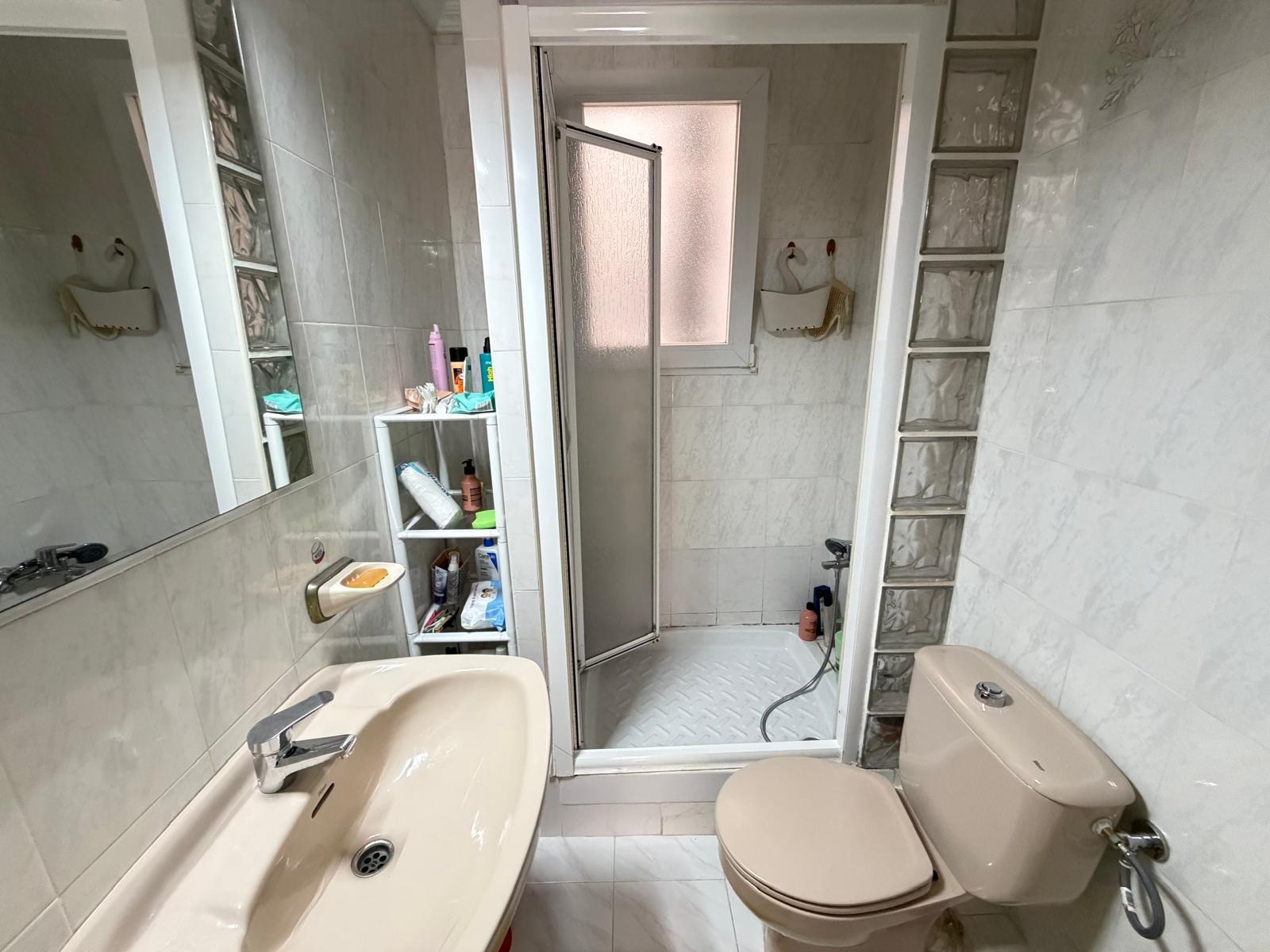 For sale - 3 Bedroom 1 Bathroom Apartment in Torrevieja - Estacion De Autobuses  - Alicante
