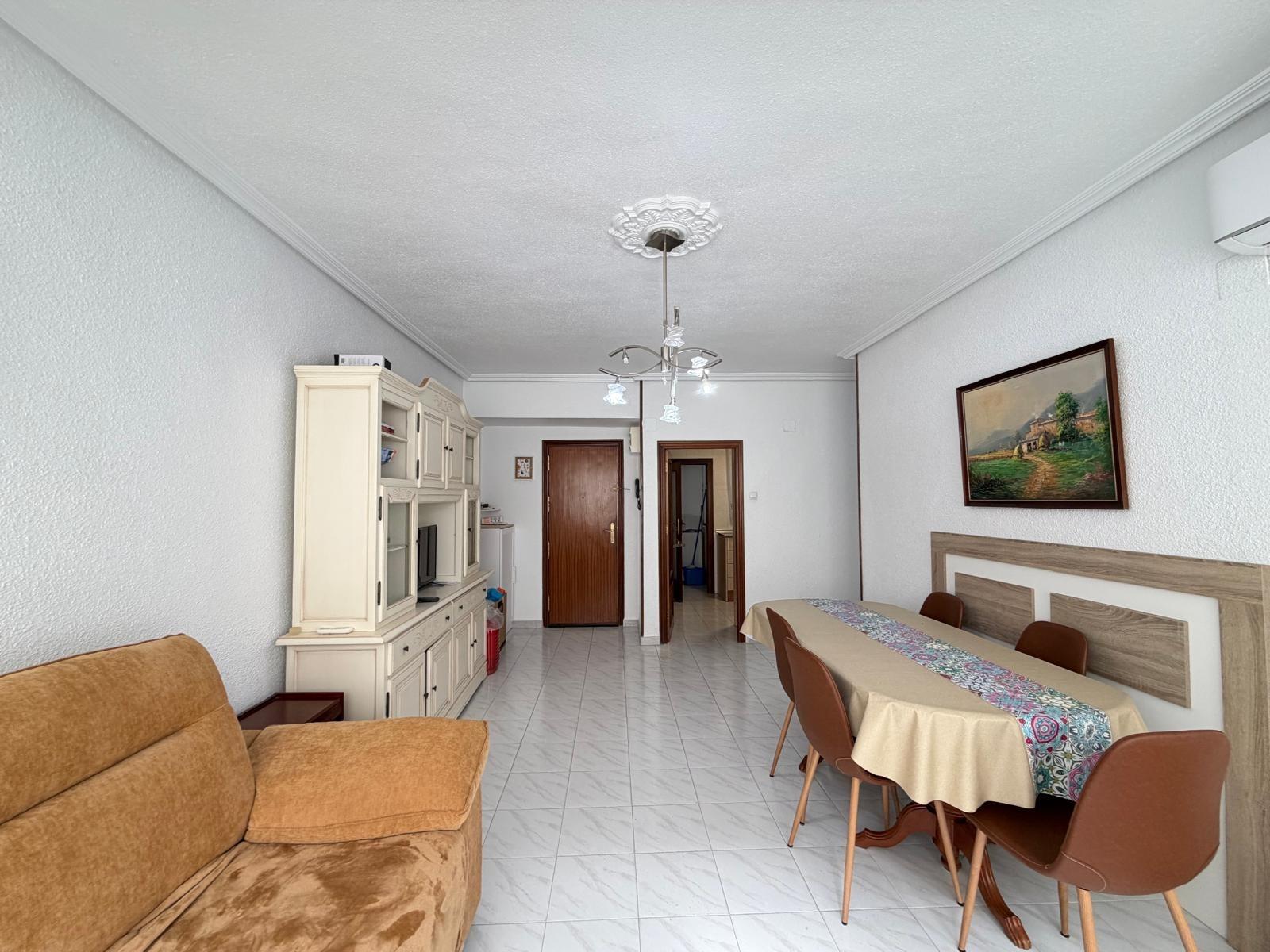 For sale - 3 Bedroom 1 Bathroom Apartment in Torrevieja - Estacion De Autobuses  - Alicante
