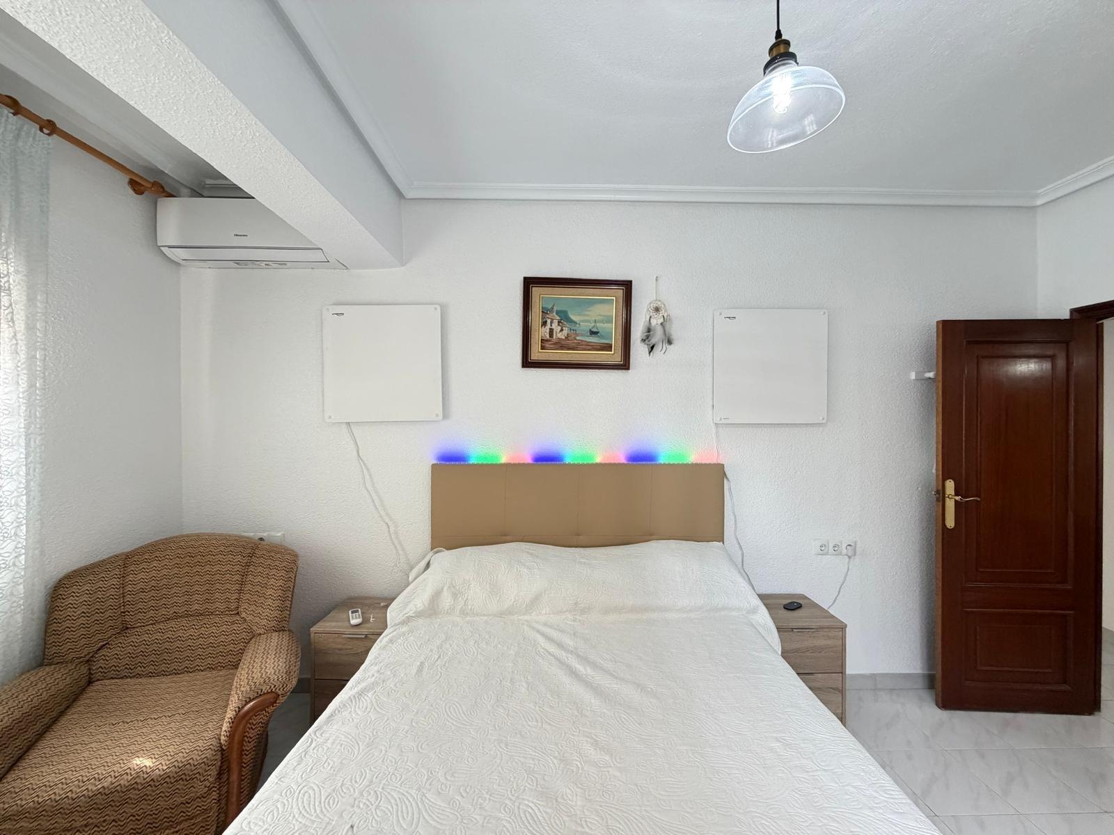 For sale - 3 Bedroom 1 Bathroom Apartment in Torrevieja - Estacion De Autobuses  - Alicante
