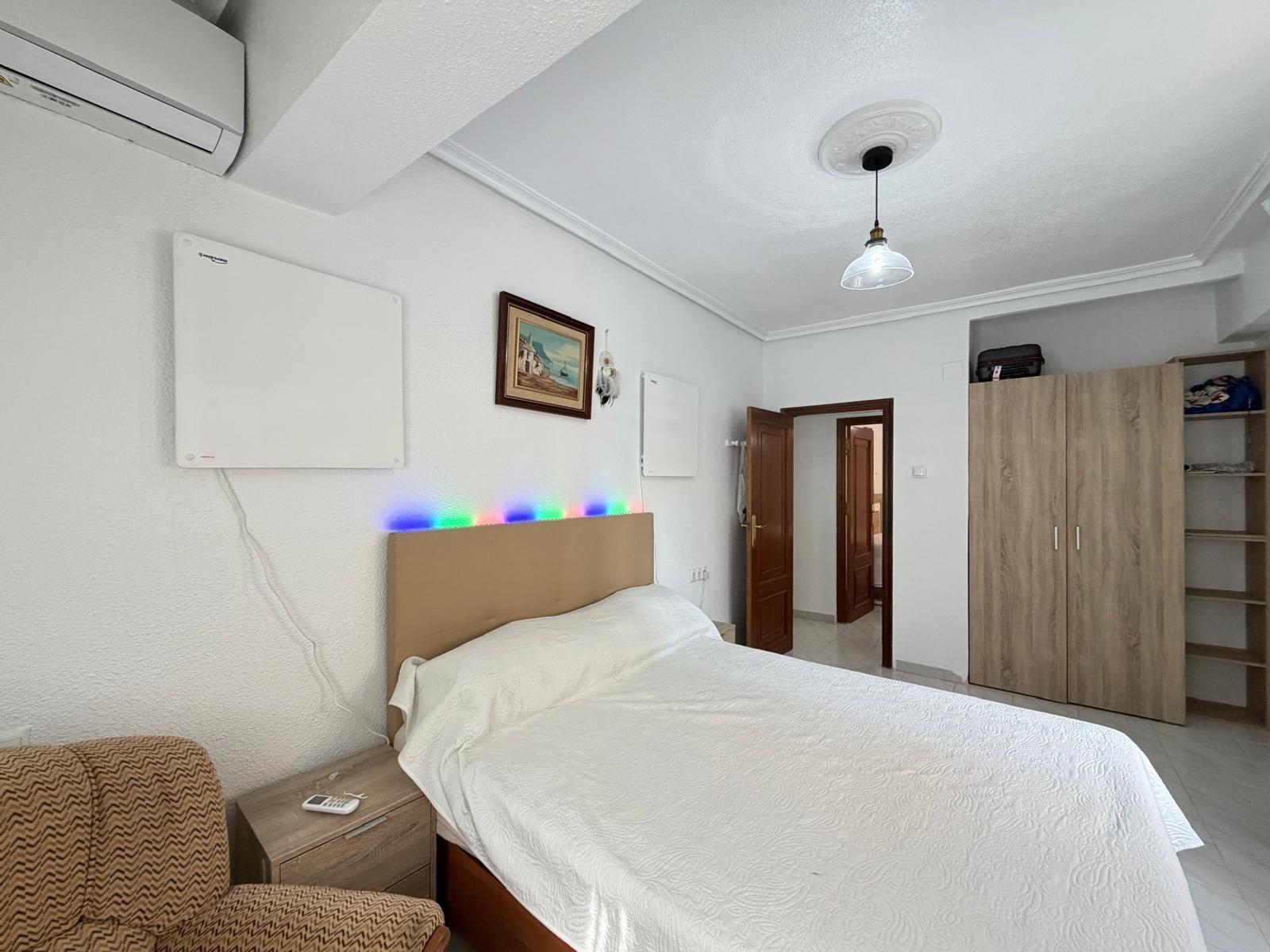 For sale - 3 Bedroom 1 Bathroom Apartment in Torrevieja - Estacion De Autobuses  - Alicante