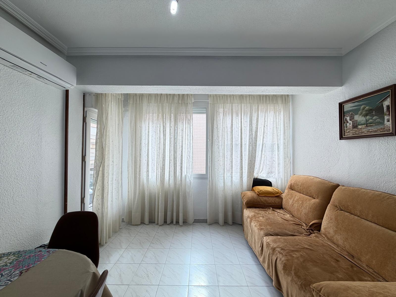For sale - 3 Bedroom 1 Bathroom Apartment in Torrevieja - Estacion De Autobuses  - Alicante