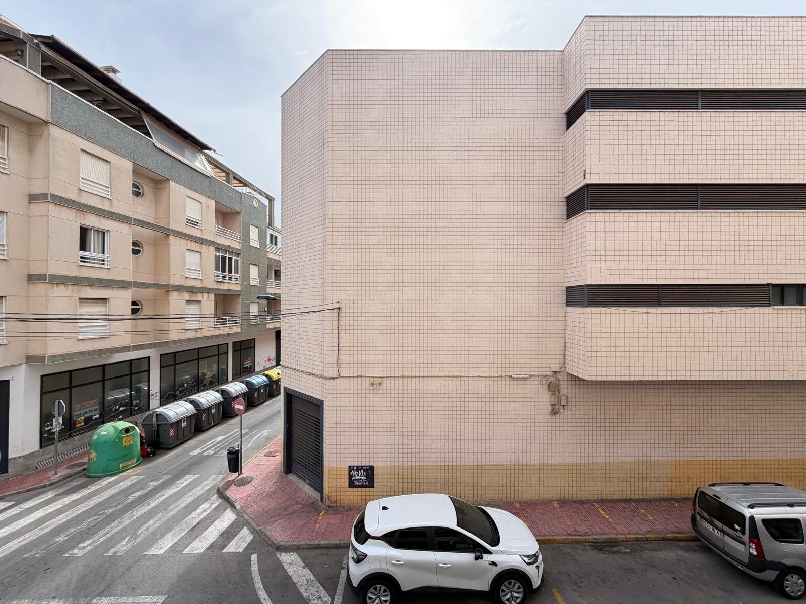 For sale - 3 Bedroom 1 Bathroom Apartment in Torrevieja - Estacion De Autobuses  - Alicante