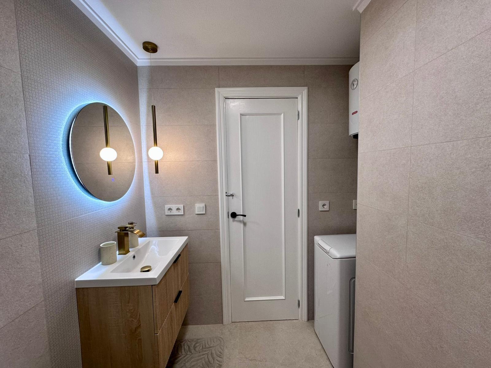 For sale - 2 Bedroom 1 Bathroom Apartment in Torrevieja - Estacion De Autobuses  - Alicante