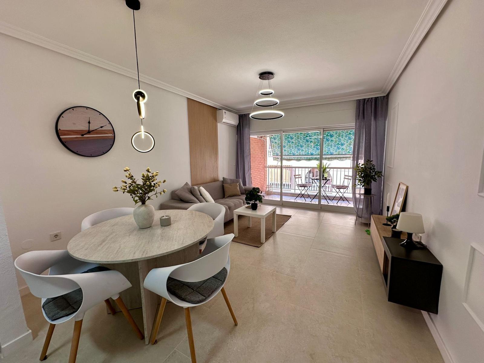 For sale - 2 Bedroom 1 Bathroom Apartment in Torrevieja - Estacion De Autobuses  - Alicante