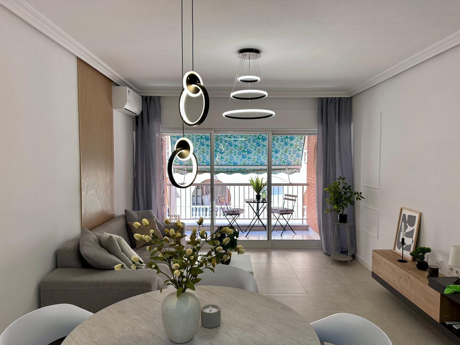 For sale - 2 Bedroom 1 Bathroom Apartment in Torrevieja - Estacion De Autobuses  - Alicante