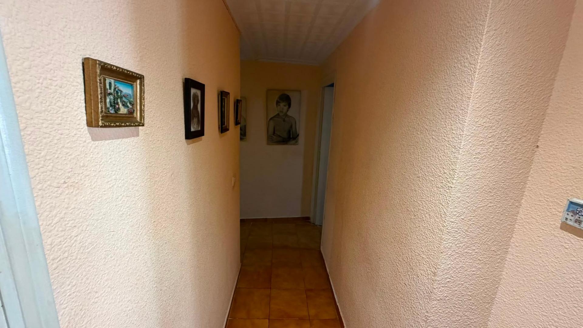 For sale - 3 Bedroom 2 Bathroom Apartment in Torrevieja - Torrevieja  - Alicante
