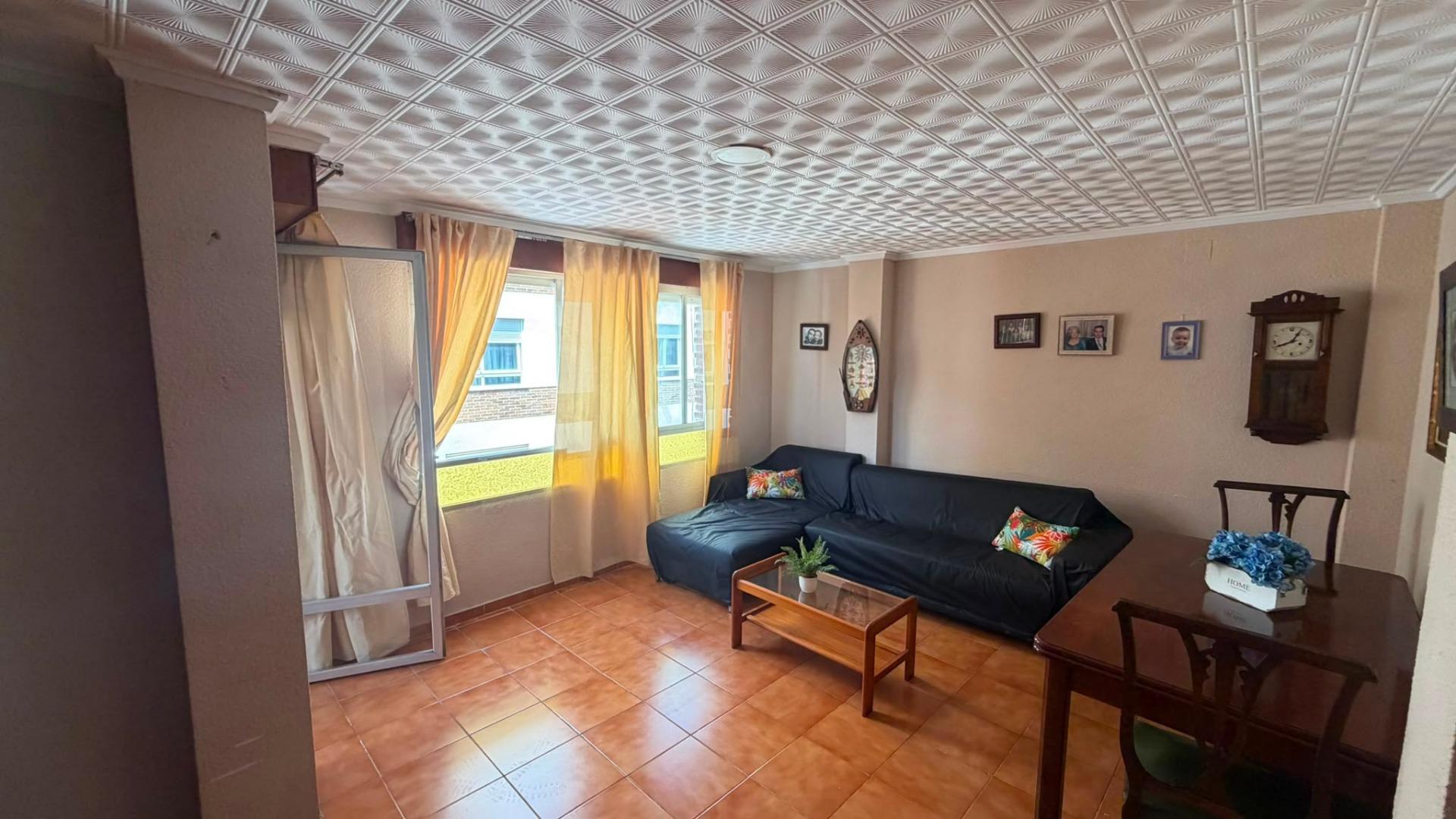 For sale - 3 Bedroom 2 Bathroom Apartment in Torrevieja - Torrevieja  - Alicante