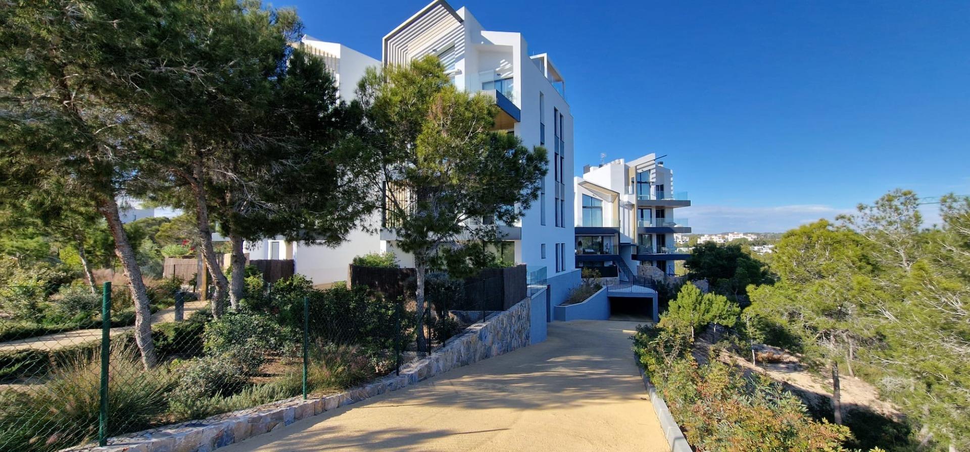 For sale - 3 Bedroom 2 Bathroom Apartment in Orihuela - Las Colinas Golf  - Alicante