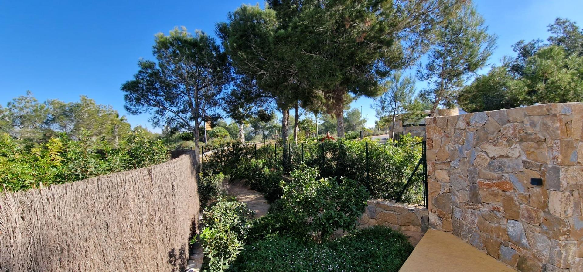 For sale - 3 Bedroom 2 Bathroom Apartment in Orihuela - Las Colinas Golf  - Alicante