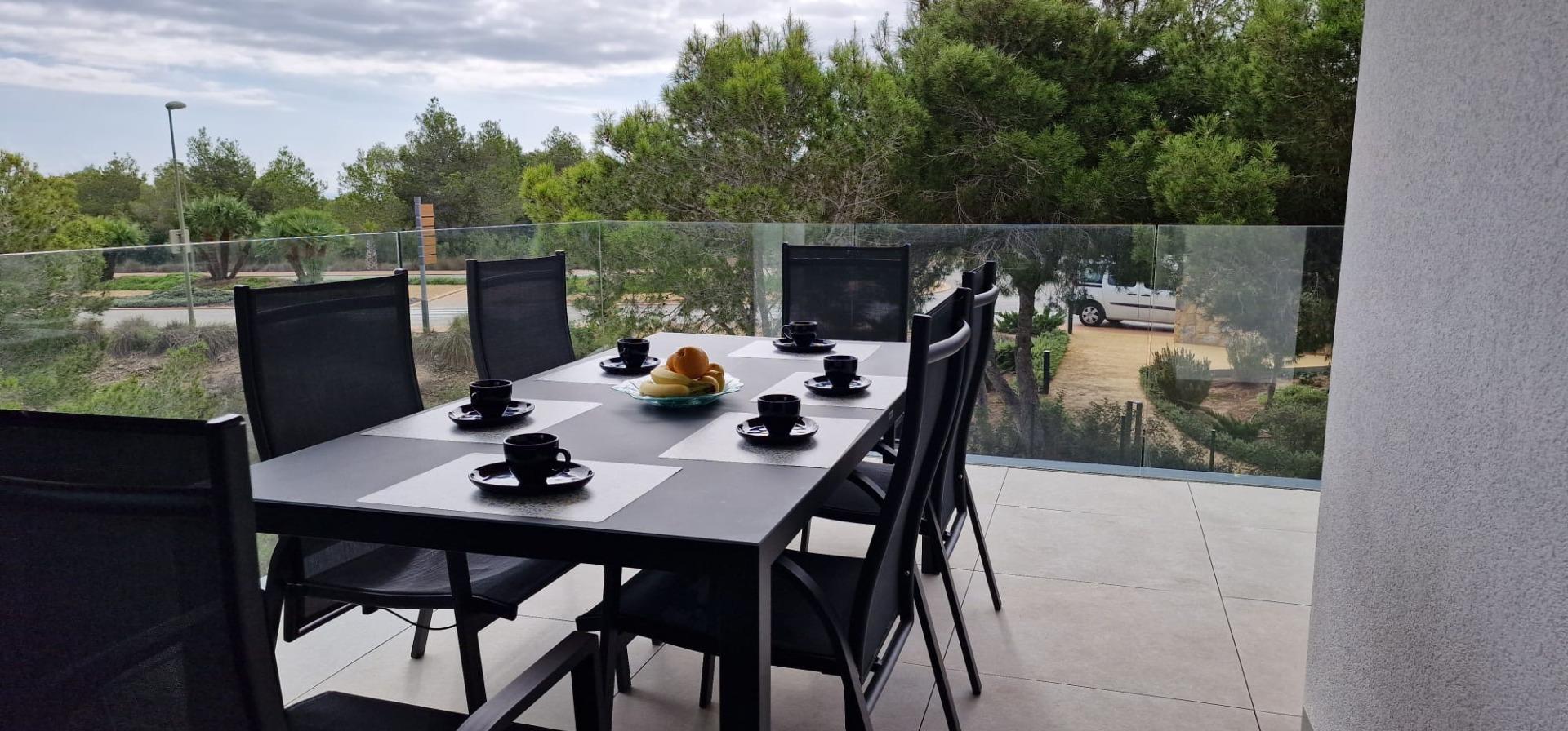 For sale - 3 Bedroom 2 Bathroom Apartment in Orihuela - Las Colinas Golf  - Alicante
