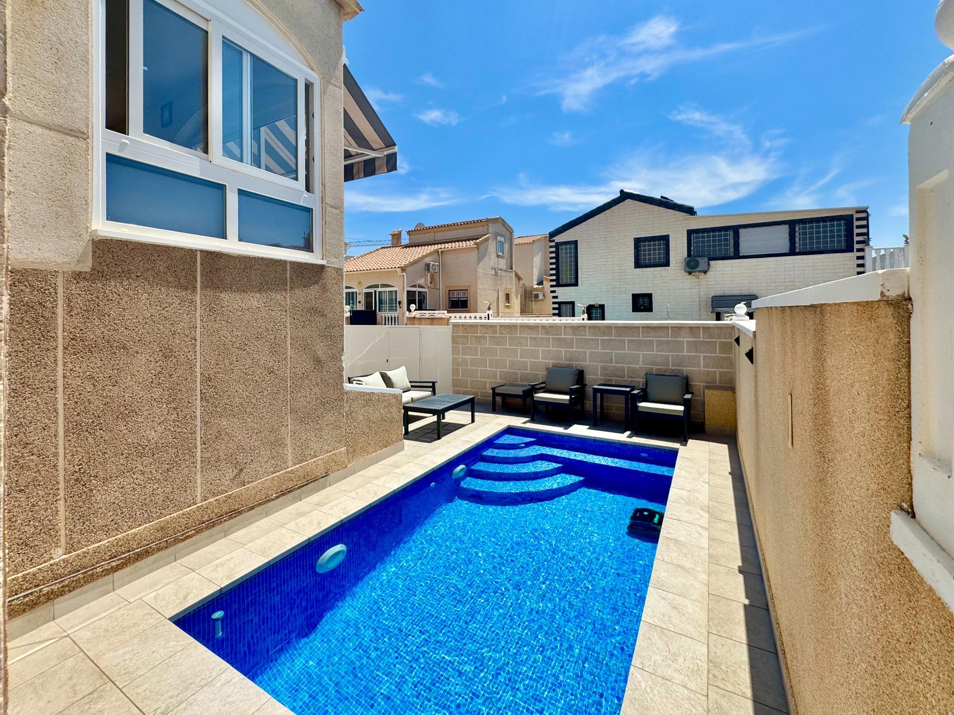 For sale - 2 Bedroom 1 Bathroom Town House in Playa Flamenca - La Florida  - Alicante