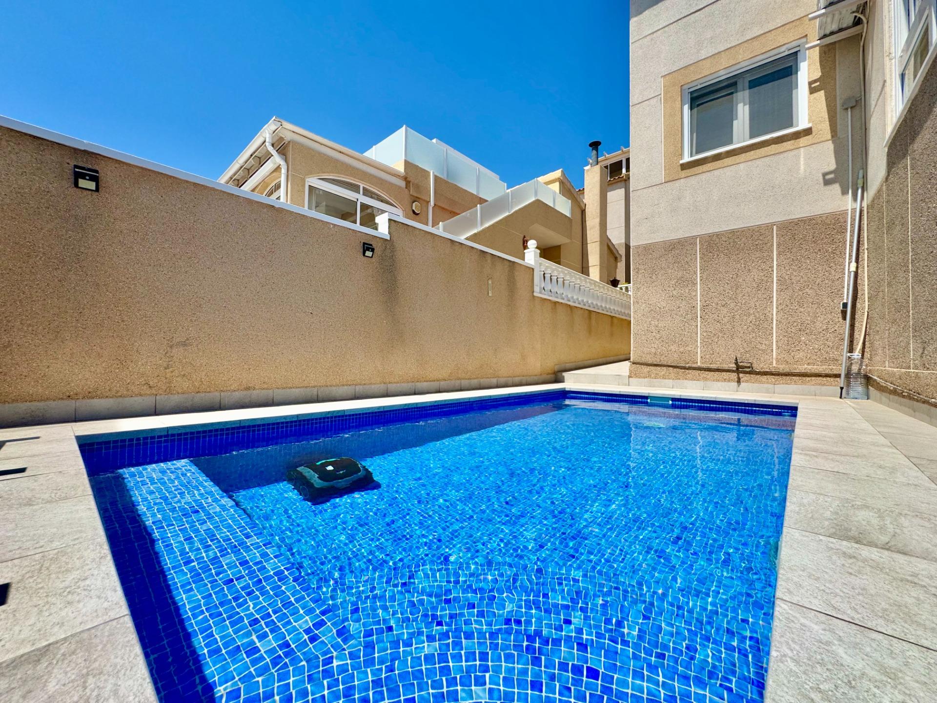 For sale - 2 Bedroom 1 Bathroom Town House in Playa Flamenca - La Florida  - Alicante