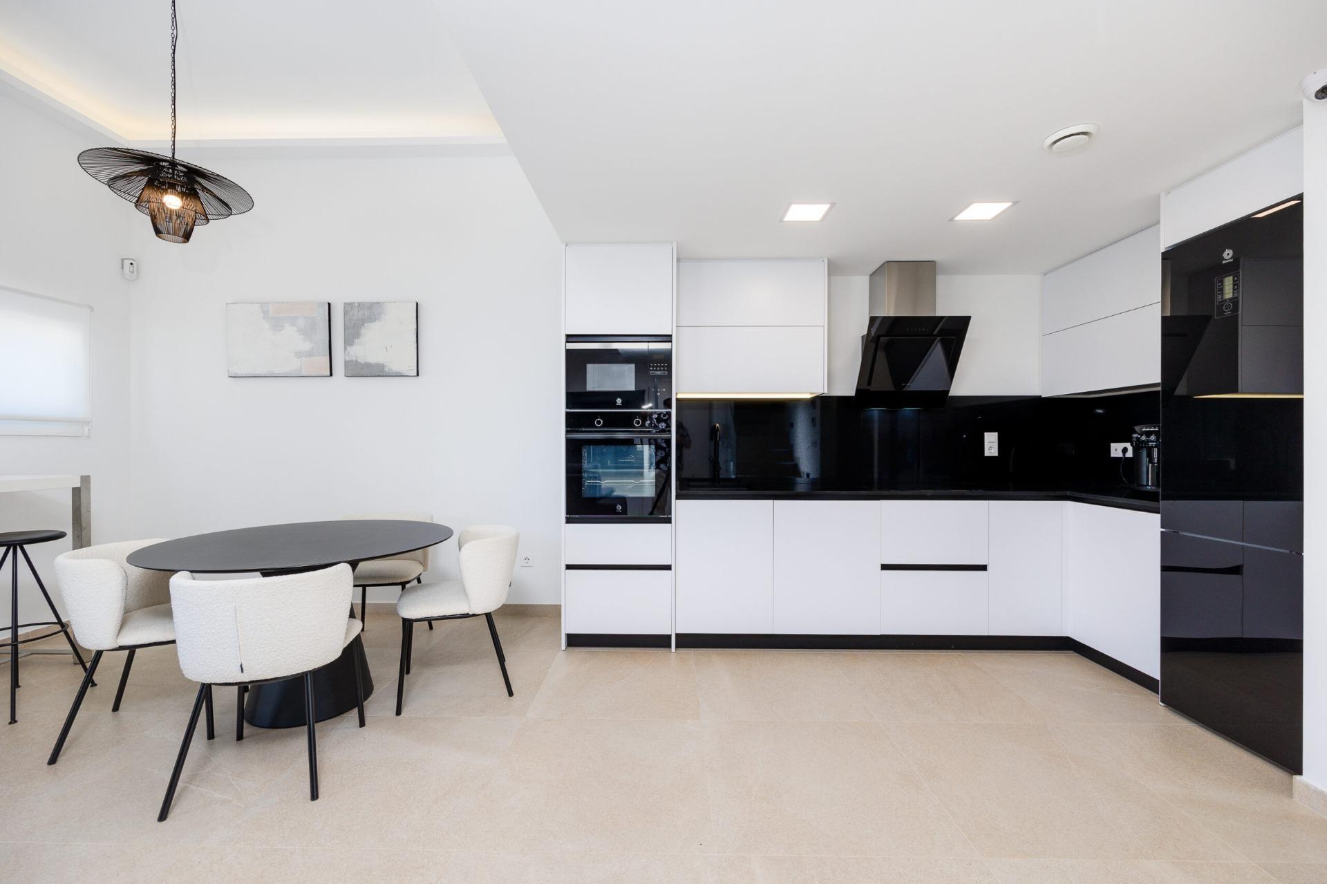 For sale - 3 Bedroom 3 Bathroom Villa in Guardamar del Segura - El Raso  - Alicante