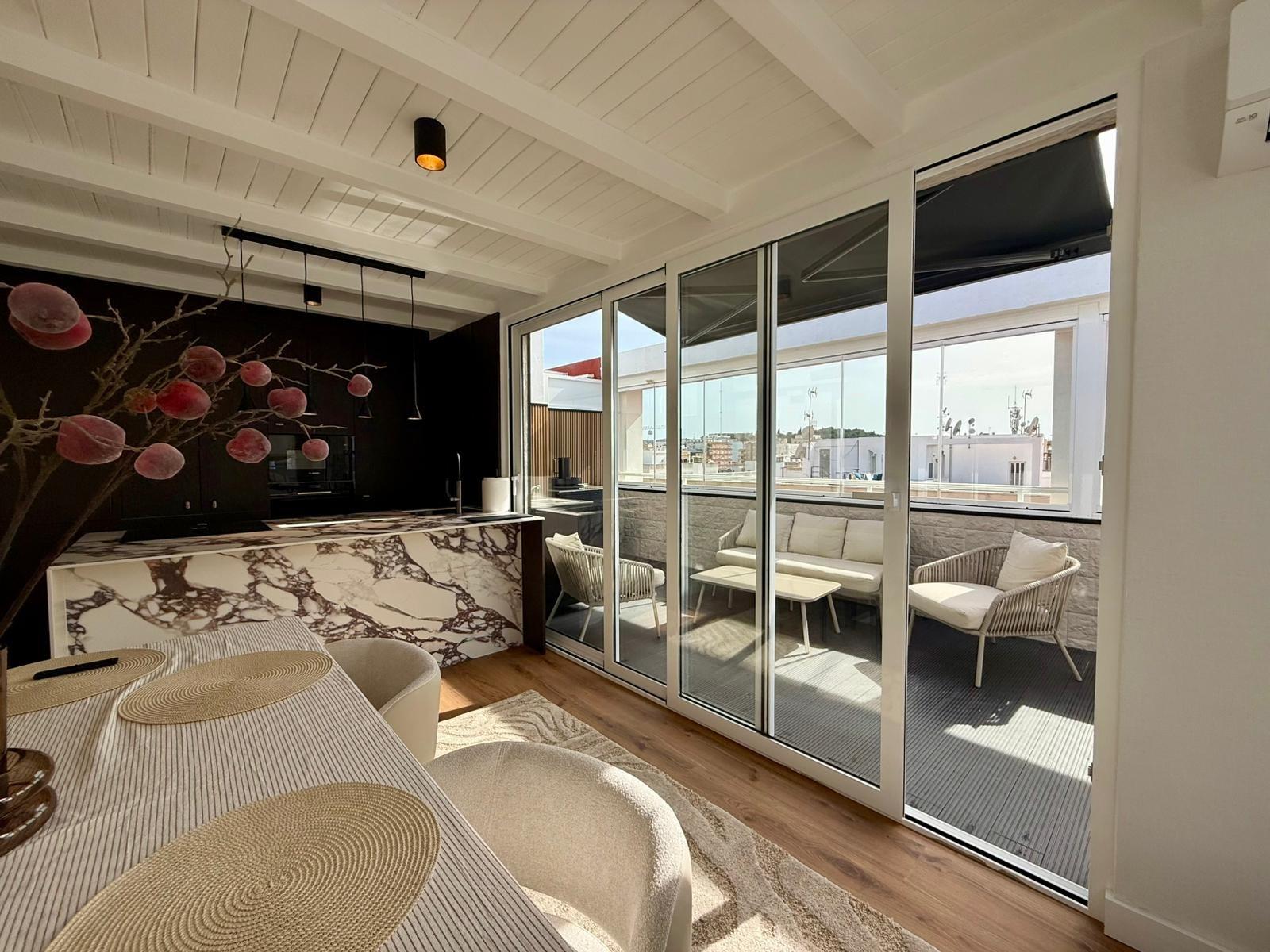 For sale - 4 Bedroom 3 Bathroom Apartment in Guardamar del Segura - Centro  - Alicante