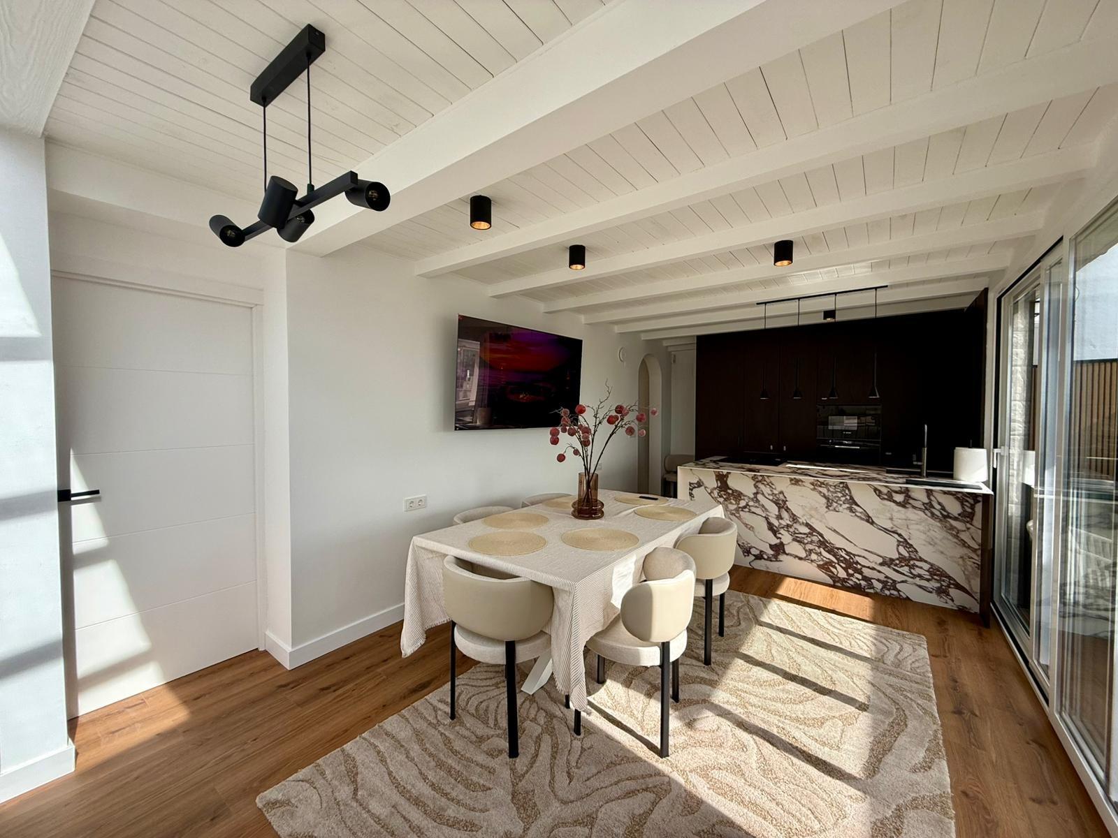 For sale - 4 Bedroom 3 Bathroom Apartment in Guardamar del Segura - Centro  - Alicante
