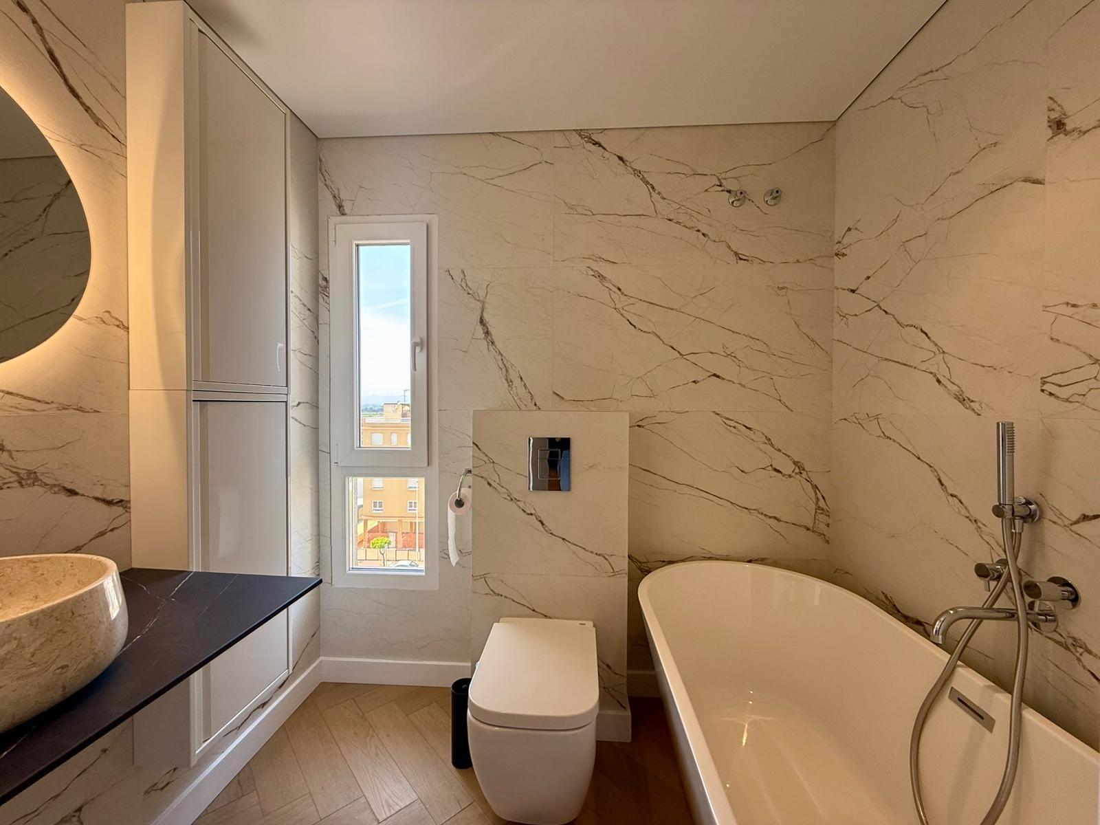 For sale - 4 Bedroom 3 Bathroom Apartment in Guardamar del Segura - Centro  - Alicante