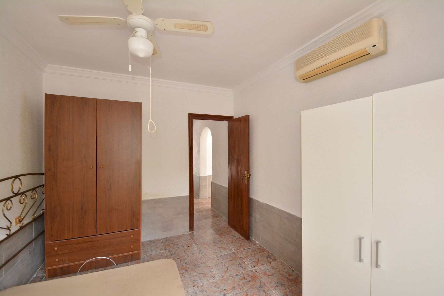 For sale - 4 Bedroom 2 Bathroom Town House in Torrevieja - Costa Blanca  - Alicante
