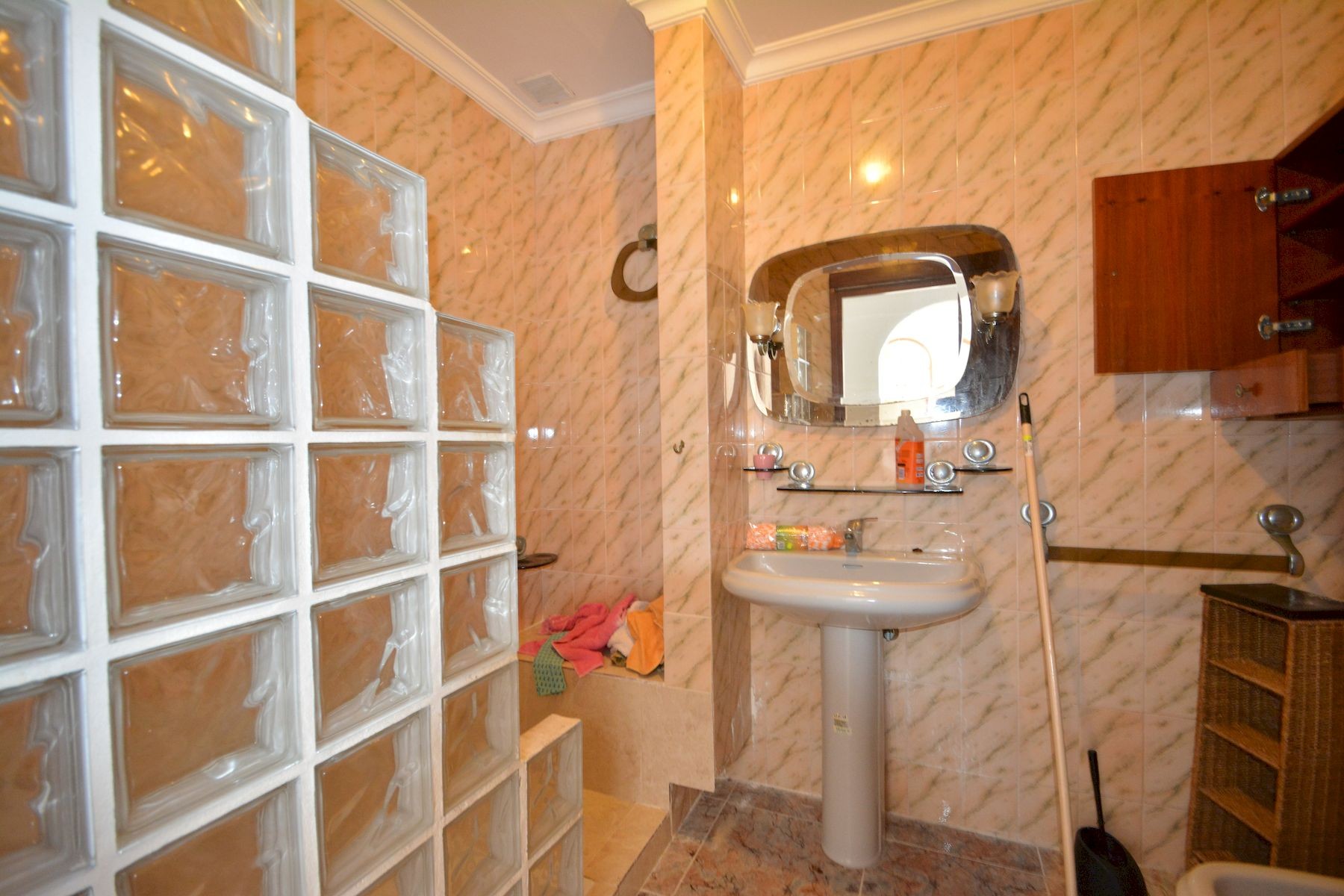 For sale - 4 Bedroom 2 Bathroom Town House in Torrevieja - Costa Blanca  - Alicante