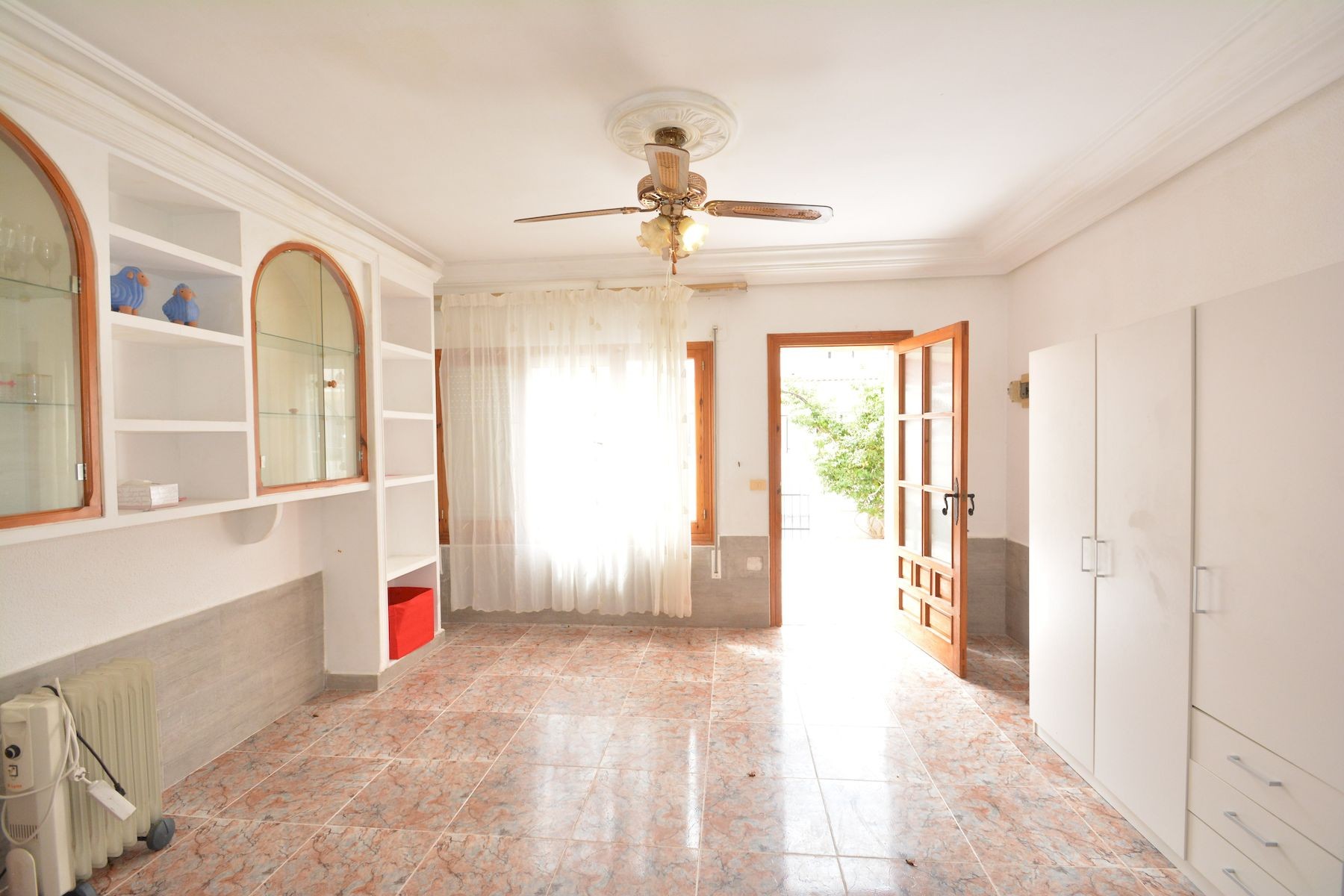 For sale - 4 Bedroom 2 Bathroom Town House in Torrevieja - Costa Blanca  - Alicante
