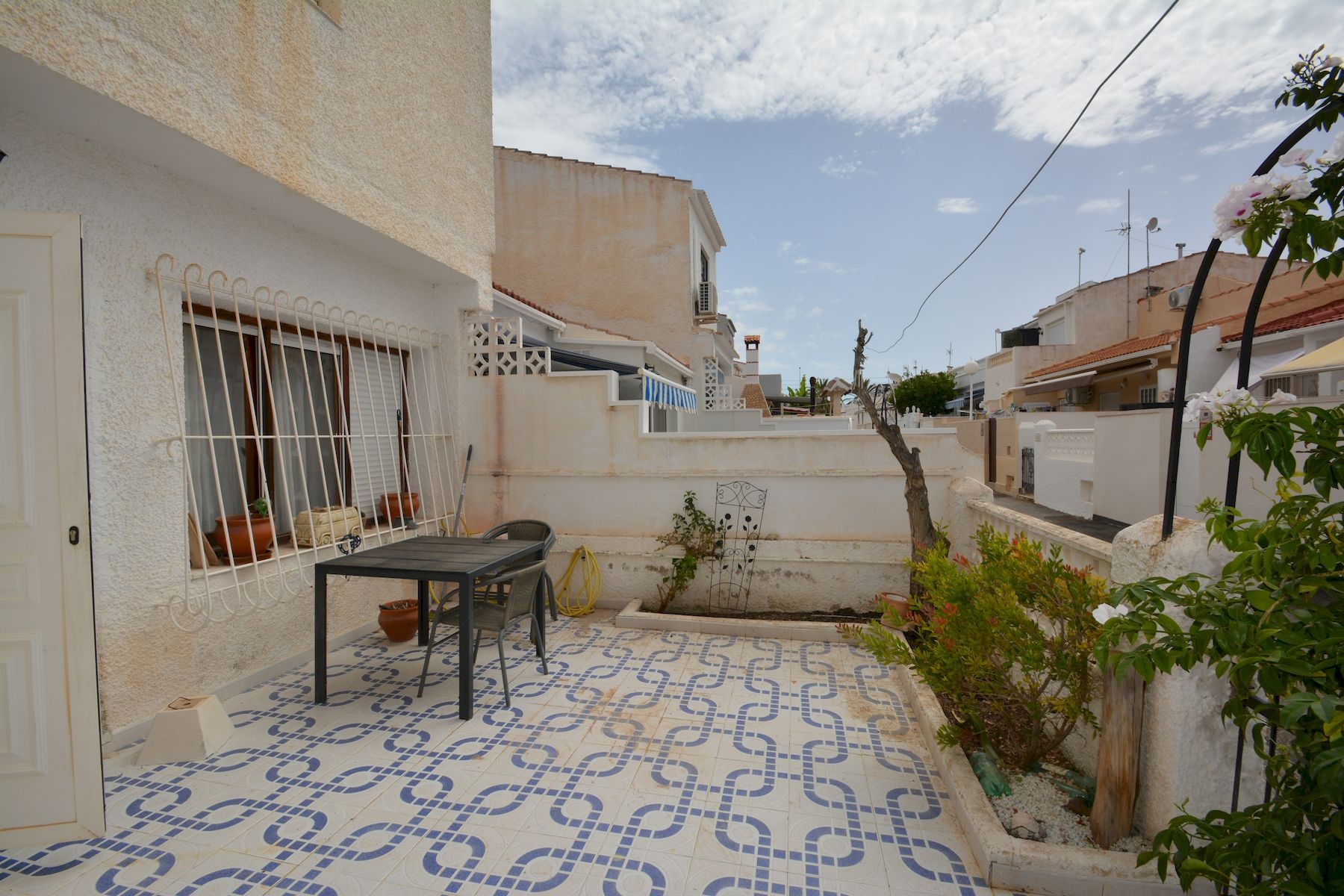 For sale - 4 Bedroom 2 Bathroom Town House in Torrevieja - Costa Blanca  - Alicante