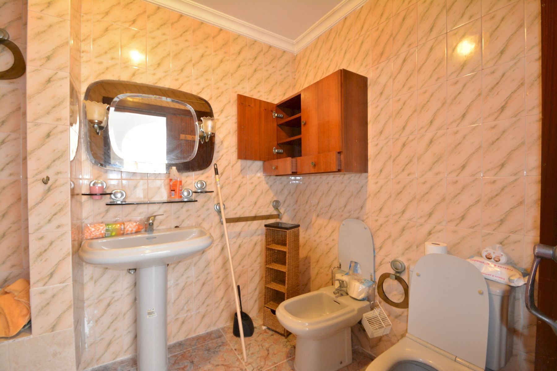 For sale - 4 Bedroom 2 Bathroom Town House in Torrevieja - Costa Blanca  - Alicante