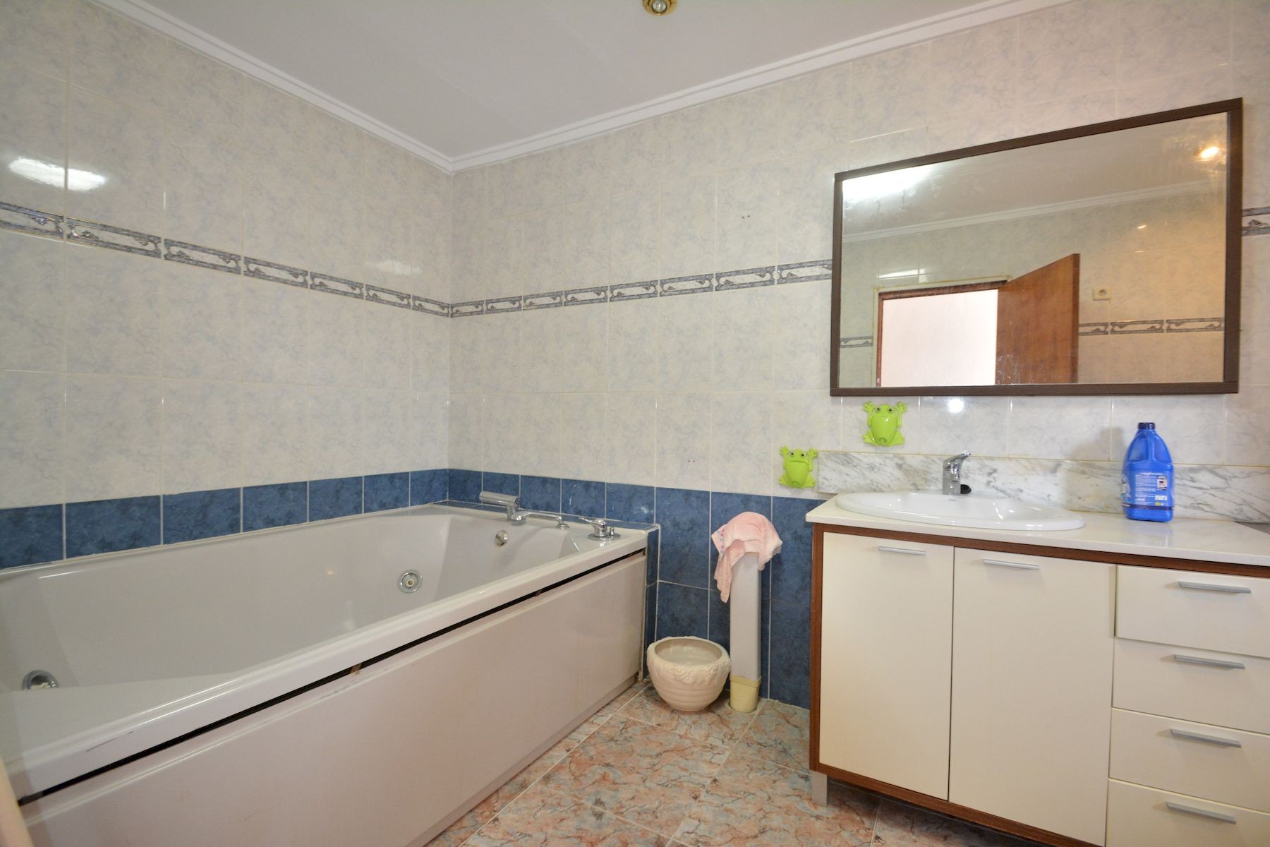 For sale - 4 Bedroom 2 Bathroom Town House in Torrevieja - Costa Blanca  - Alicante