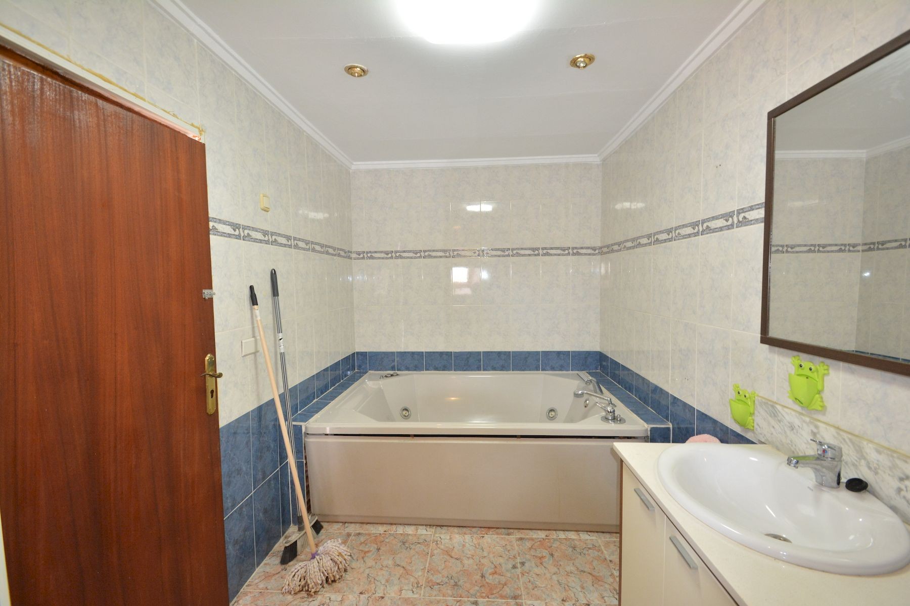 For sale - 4 Bedroom 2 Bathroom Town House in Torrevieja - Costa Blanca  - Alicante