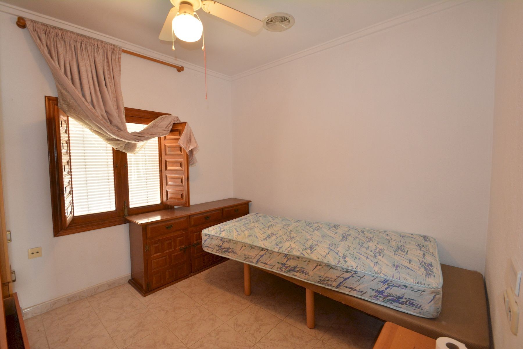 For sale - 4 Bedroom 2 Bathroom Town House in Torrevieja - Costa Blanca  - Alicante