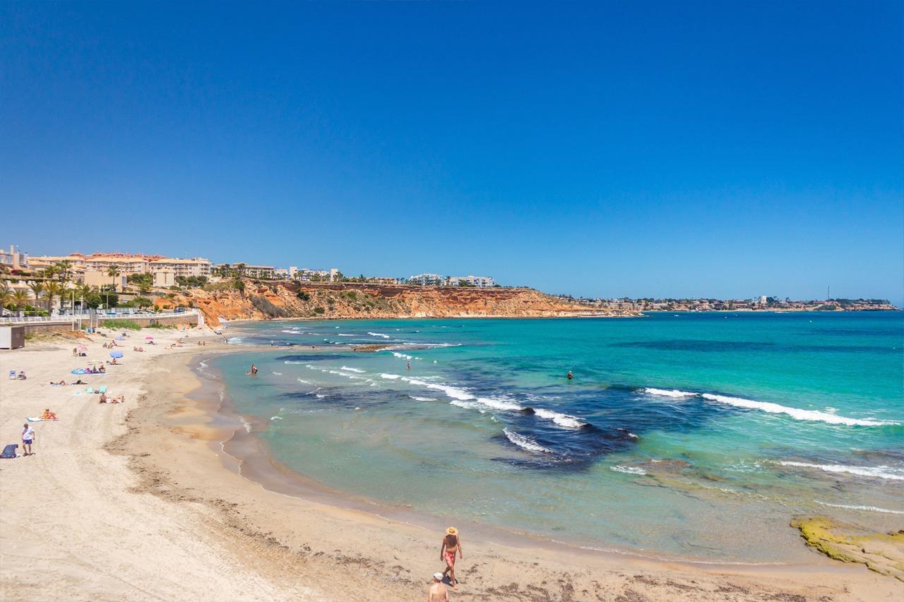 For sale - 2 Bedroom 1 Bathroom Apartment in Orihuela Costa - Altos De Campoamor  - Alicante