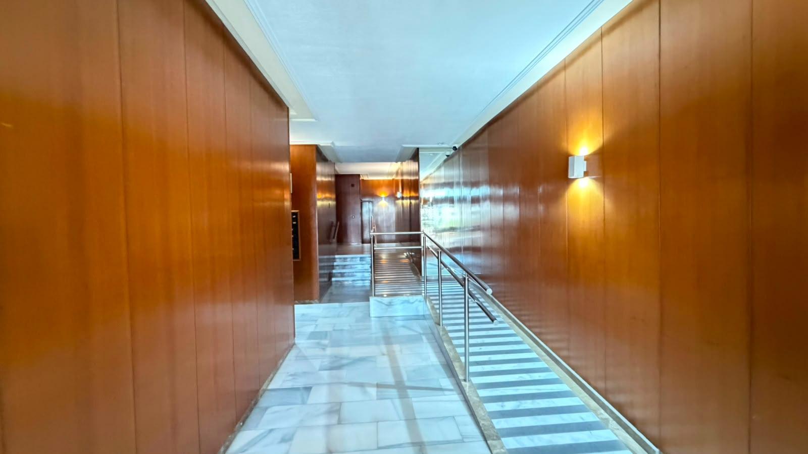 For sale - 3 Bedroom 2 Bathroom Apartment in Torrevieja - Centro - Muelle Pesquero  - Alicante