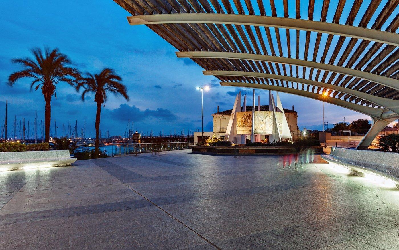 For sale - 3 Bedroom 2 Bathroom Apartment in Torrevieja - Centro - Muelle Pesquero  - Alicante