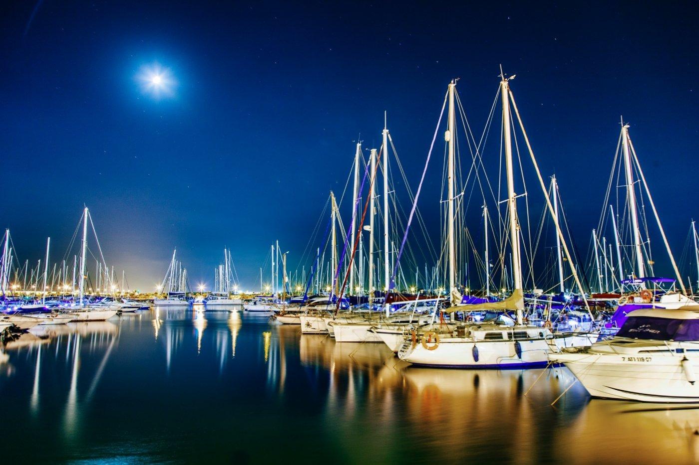 For sale - 3 Bedroom 2 Bathroom Apartment in Torrevieja - Centro - Muelle Pesquero  - Alicante