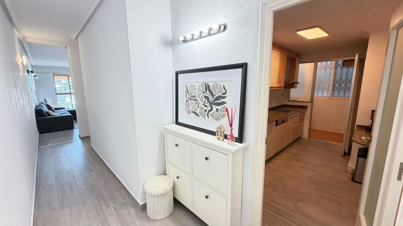 For sale - 3 Bedroom 2 Bathroom Apartment in Torrevieja - Centro - Muelle Pesquero  - Alicante