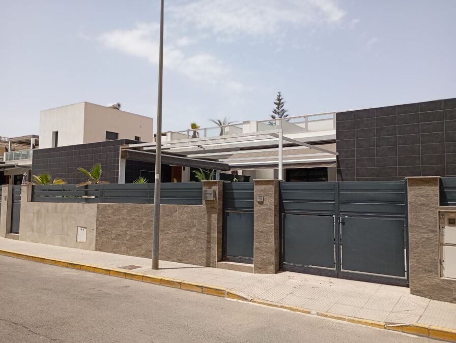 For sale - 2 Bedroom 2 Bathroom Villa in Formentera del Segura - Costa Blanca  - Alicante