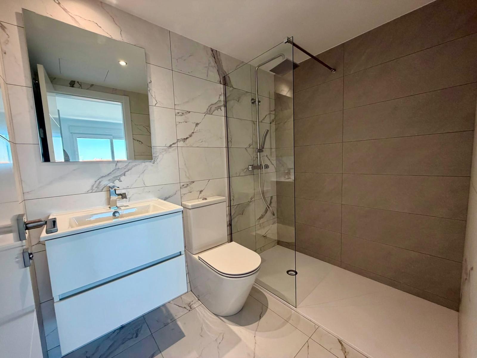 For sale - 2 Bedroom 2 Bathroom Apartment in Torrevieja - Punta Prima  - Alicante