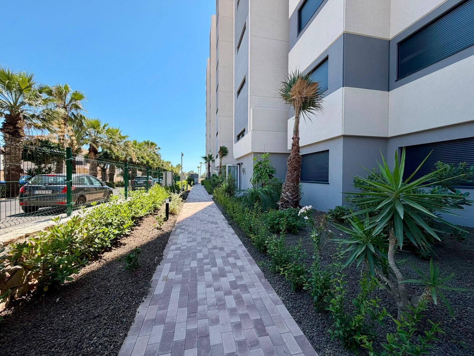 For sale - 2 Bedroom 2 Bathroom Apartment in Torrevieja - Punta Prima  - Alicante