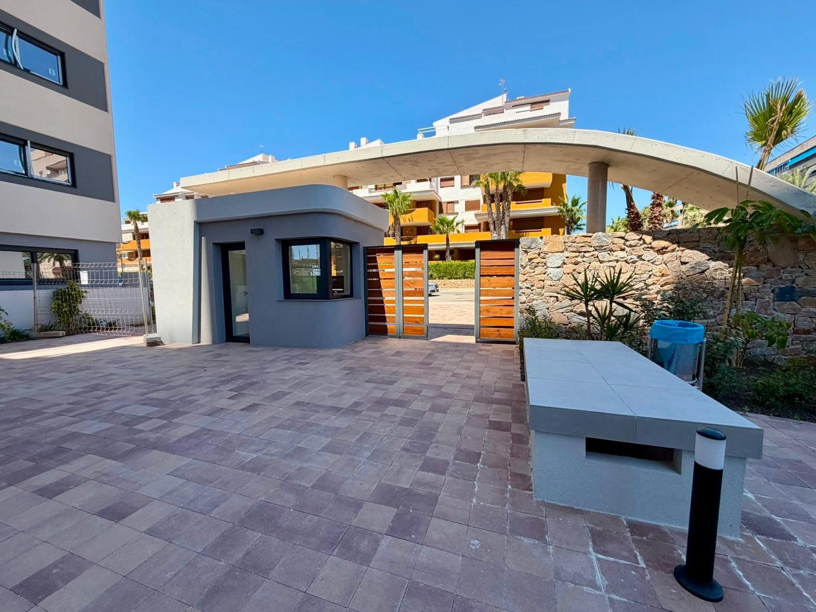 For sale - 2 Bedroom 2 Bathroom Apartment in Torrevieja - Punta Prima  - Alicante