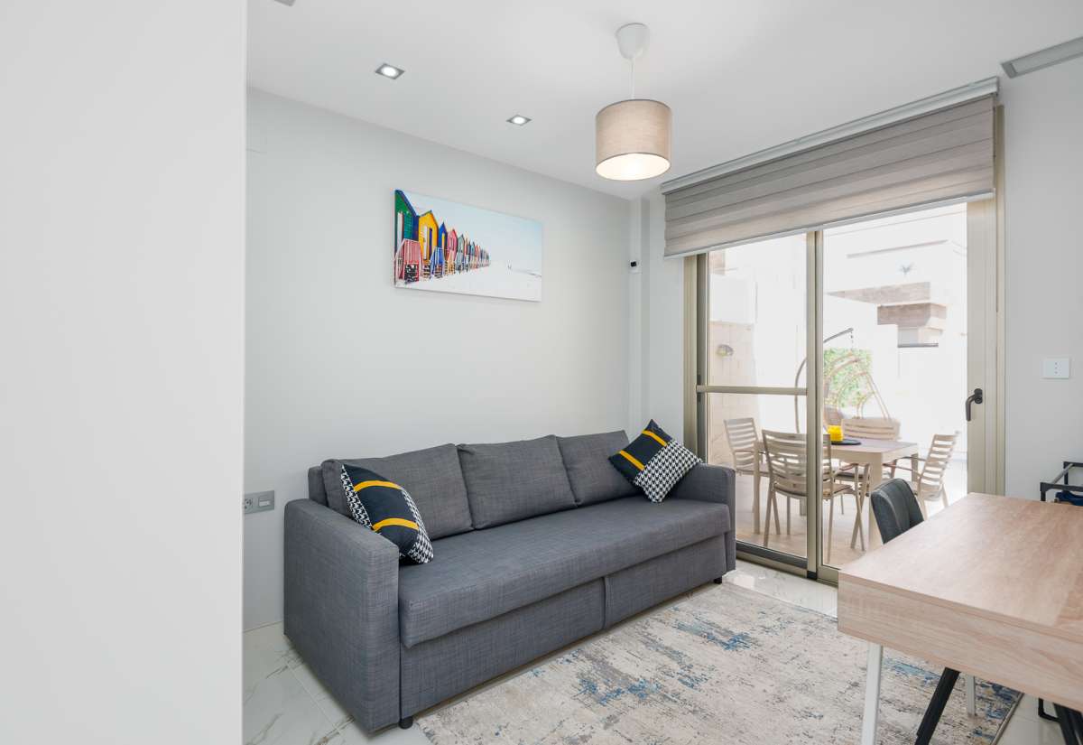 For sale - 3 Bedroom 3 Bathroom Villa in Villamartin - Costa Blanca  - Alicante