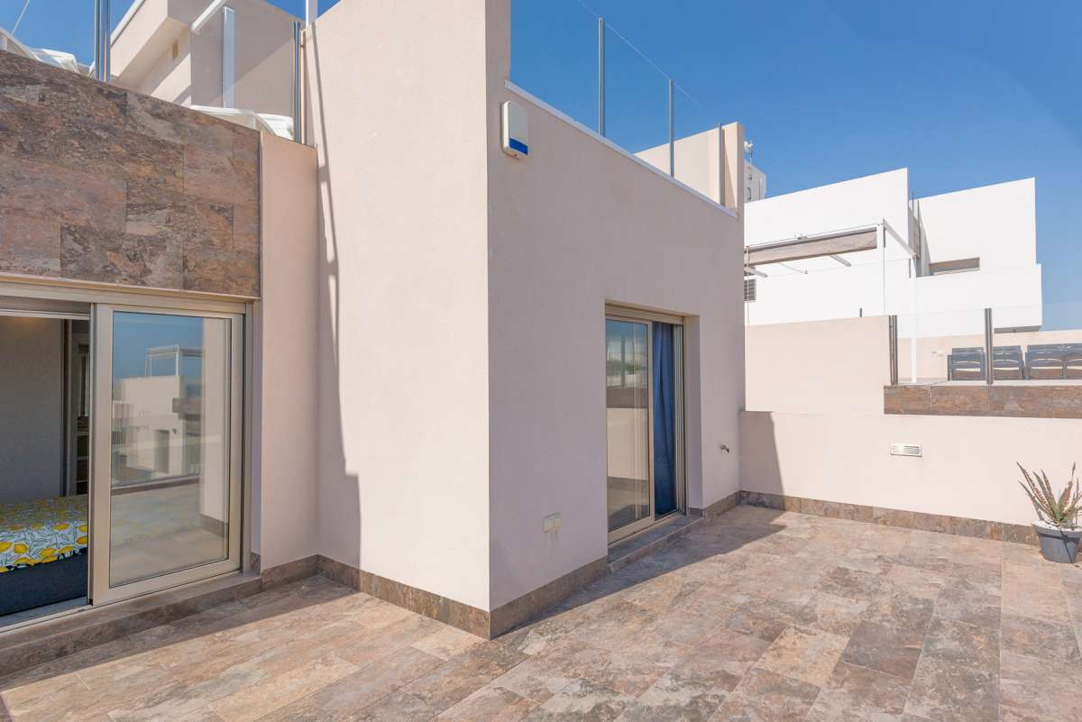 For sale - 3 Bedroom 3 Bathroom Villa in Villamartin - Costa Blanca  - Alicante