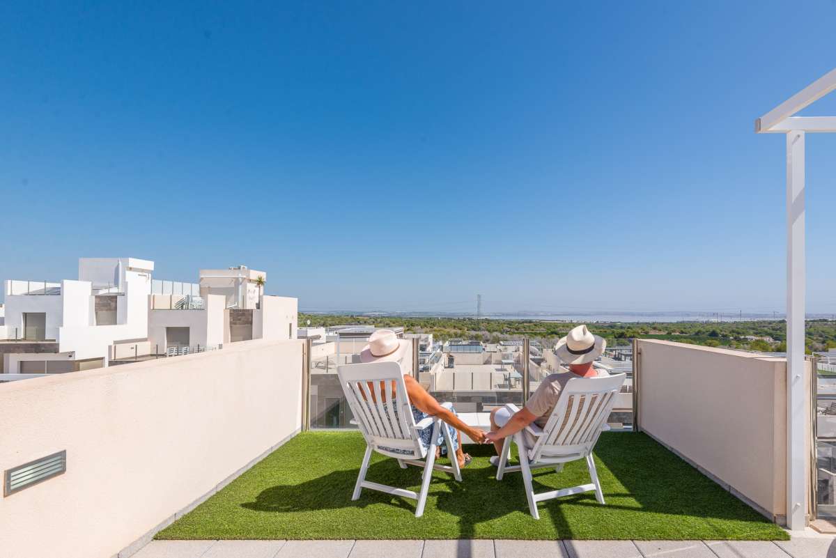 For sale - 3 Bedroom 3 Bathroom Villa in Villamartin - Costa Blanca  - Alicante
