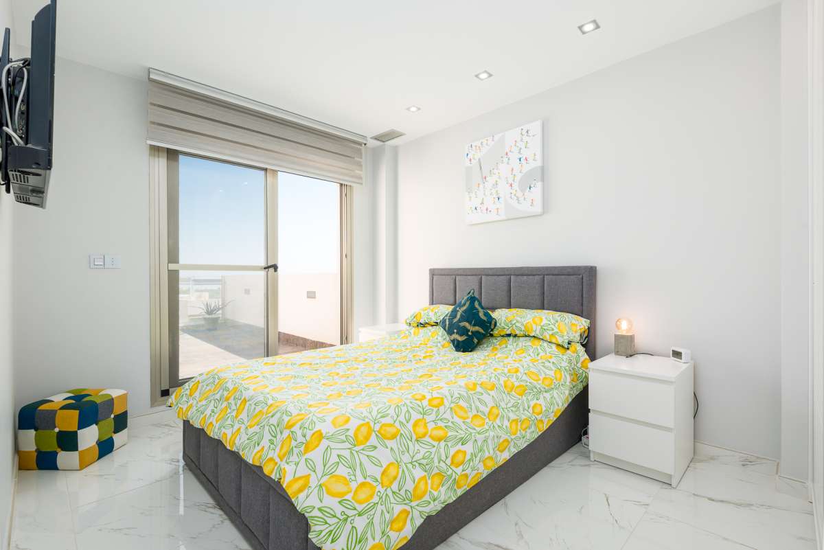For sale - 3 Bedroom 3 Bathroom Villa in Villamartin - Costa Blanca  - Alicante