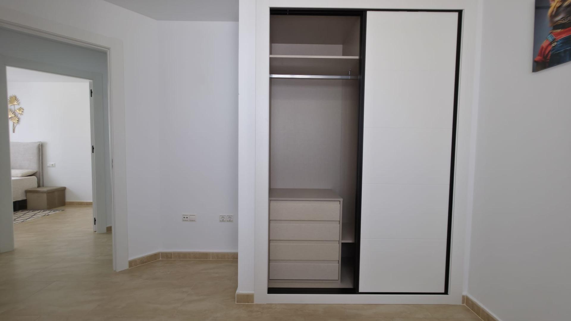 For sale - 3 Bedroom 2 Bathroom Apartment in Torrevieja - Torrevieja  - Alicante