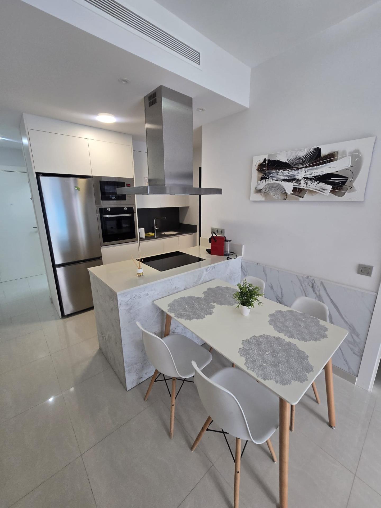 For sale - 2 Bedroom 1 Bathroom Apartment in Torrevieja - Estacion De Autobuses  - Alicante