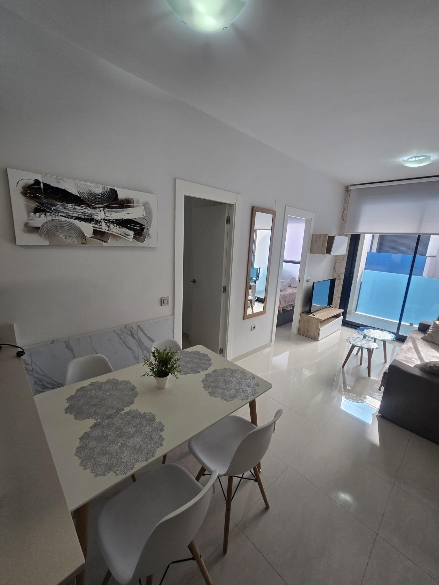 For sale - 2 Bedroom 1 Bathroom Apartment in Torrevieja - Estacion De Autobuses  - Alicante