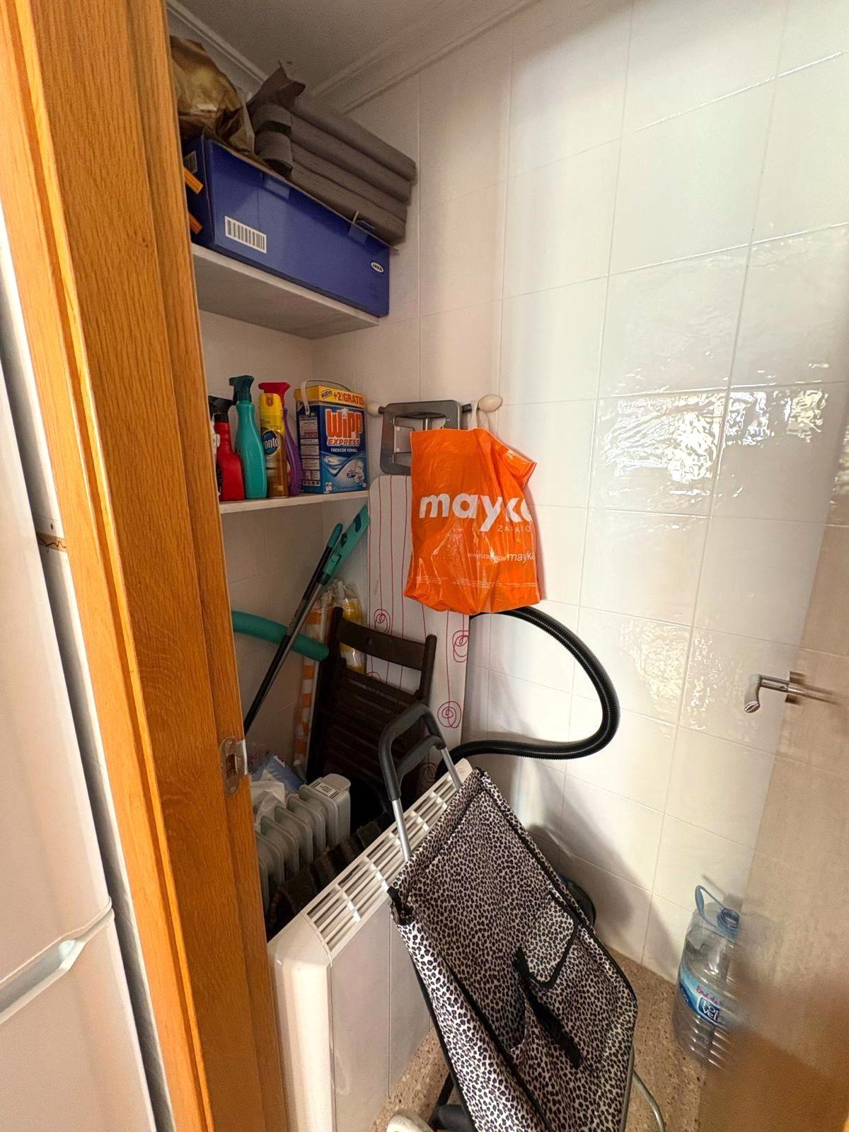 For sale - 2 Bedroom 1 Bathroom Apartment in Torrevieja - Centro  - Alicante